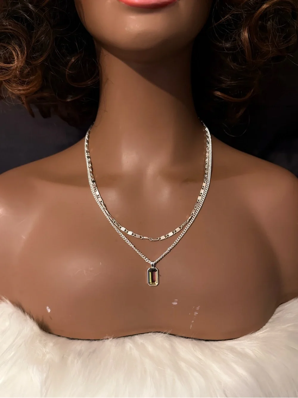 Silver‎ Tone Chains Necklace with Amber Glass Pendant (B1)